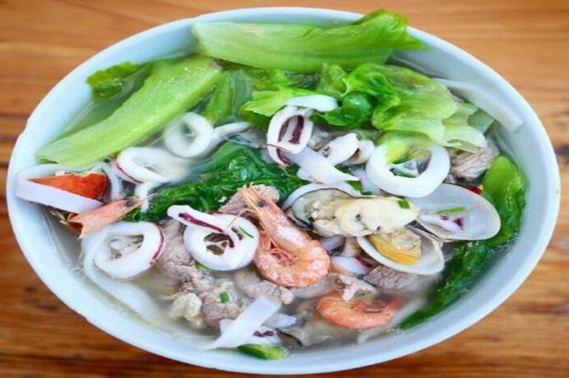 南澳海鲜肉片粿条汤